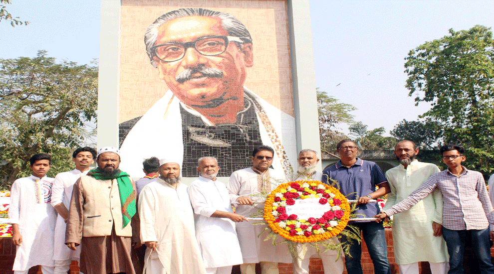 ঐতিহাসিক ৭ মার্চ উপলক্ষে ১৮নং ওয়ার্ড আওয়ামী লীগের শ্রদ্ধাঞ্জলি অর্পণ