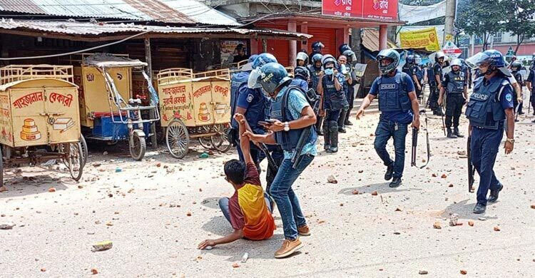 বৈষম্যবিরোধী আন্দোলন : পুলিশের ৪৪ সদস্য নিহত, বেশিরভাগই কনস্টেবল-এসআই