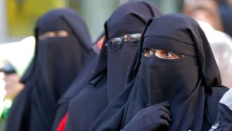 মুসলিম হয়েও যে দেশ নিষিদ্ধ করলো নিকাব