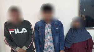 আবাসিক হোটেল থেকে নারীসহ আ ট ক ৩