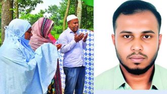 লাশ বাড়ির উঠানেও নিতে দেয়নি পুলিশ