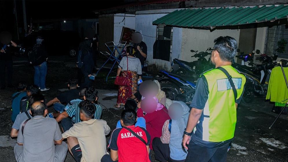 মালয়েশিয়ায় বাংলাদেশিসহ ৯৬ অভিবাসীকে গ্রেফতার
