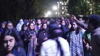 ধর্ষকদের শাস্তির দাবিতে শাবি শিক্ষার্থীদের ২৪ ঘণ্টার আল্টিমেটাম