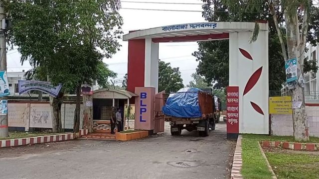 ৯ দিন বাংলাবান্ধায় আমদানি-রপ্তানি বন্ধ