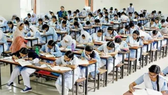 মাধ্যমিকে বসেছে সোয়া ১৯ লাখ পরীক্ষার্থী