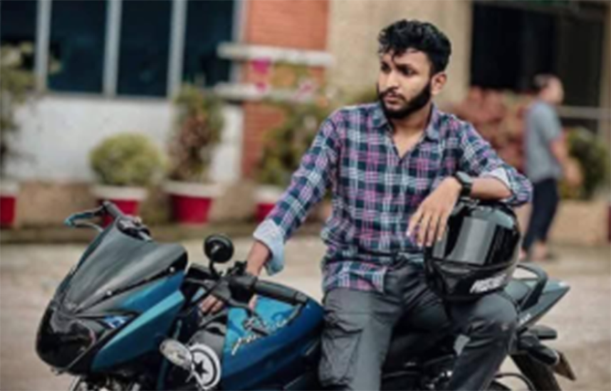 আগের দিন কবরস্থান পরিচ্ছন্ন করেছে আবির, পরদিন তাঁকেই দাফন