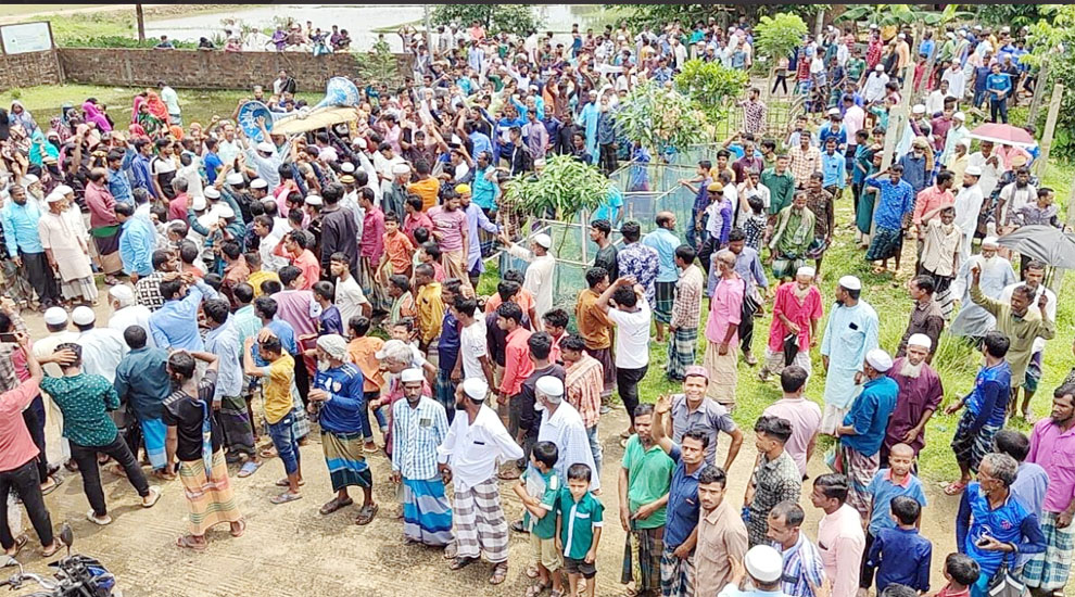 জৈন্তাপুরে মেঘালয় টি এস্টেটের ইজারা বাতিলের দাবিতে বিক্ষোভ