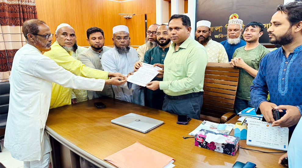 জকিগঞ্জে নদী ভাঙন সমাধানের দাবিতে প্রশাসকের কাছে স্মারকলিপি