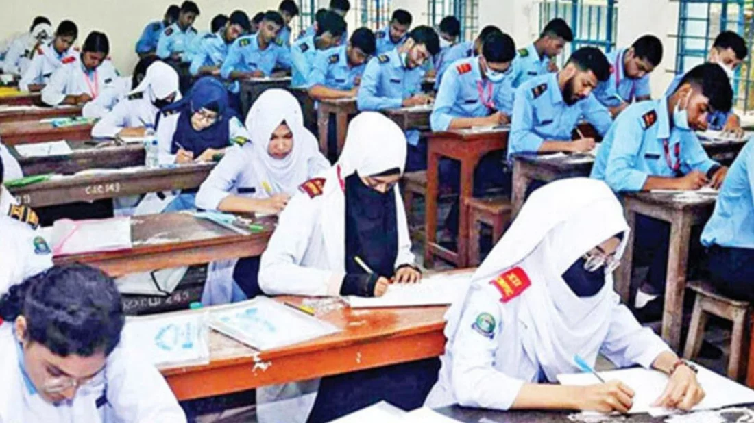 এইচএসসিতে আসন বিন্যাসে বাড়বে দূরত্ব, স্বাস্থ্যবিধিতেও কড়াকড়ি