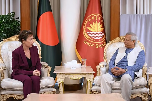 বাংলাদেশে সন্ত্রাসবাদের কোনো স্থান নেই: মার্কিন দূতকে প্রধান উপদেষ্টা