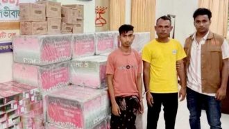 মৌলভীবাজারে রেফ্রিজারেটর ভ্যান থেকে যা পেল পুলিশ, আটক ২