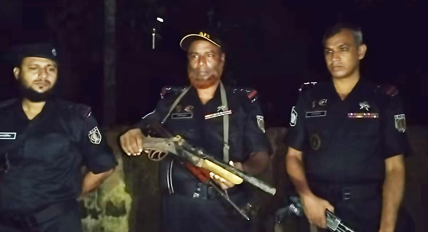 বিয়ানীবাজারে উদ্ধার পরিত্যাক্ত আগ্নেয়াস্ত্রের মালিক কে, তদন্তে র‌্যাব