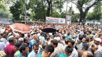 সরকারকে এক মাস সময় দিলেন শিক্ষকরা