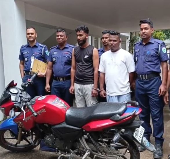 বড়লেখায় দিনদুপুরে ছিনতাইয়ের ঘটনায় গ্রেপ্তার ২, টাকা ও মোবাইল ফোন উদ্ধার