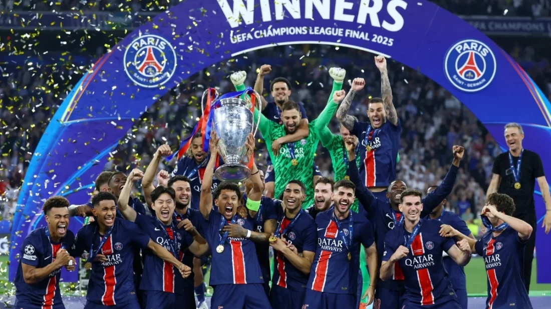 দুই গোলে পিছিয়ে থেকেও টাইব্রেকারে সুপার কাপ শিরোপা পিএসজির