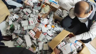 ৫০ জনের সিন্ডিকেটে নকল ওষুধের বাজার