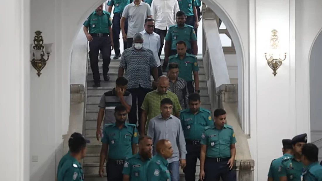 আত্মসমর্পণকারী সেনা কর্মকর্তারা নির্দোষ, মূল অপরাধীরা ভারতে পালিয়েছেন: আইনজীবী