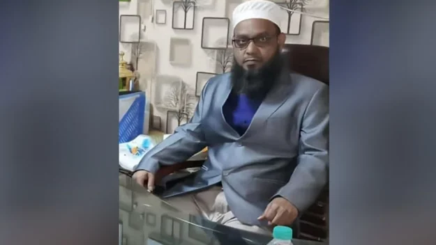 ডিপ ফ্রিজ থেকে গৃহবধূর মরদেহ উদ্ধারের ঘটনায় স্বামী গ্রেপ্তার
