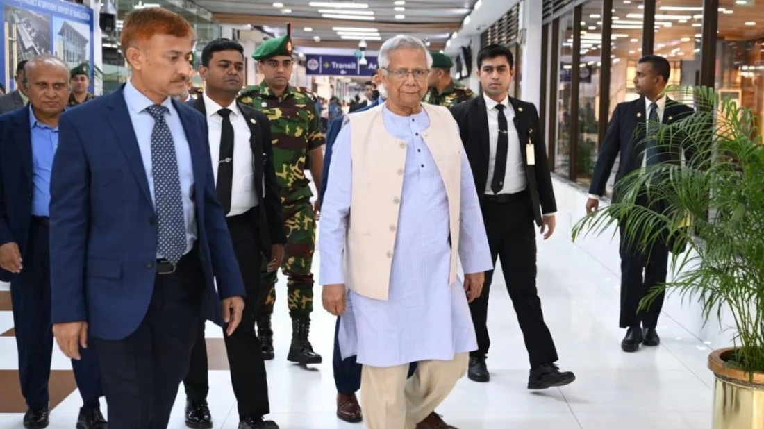 রোমের উদ্দেশে দেশ ছেড়েছেন প্রধান উপদেষ্টা