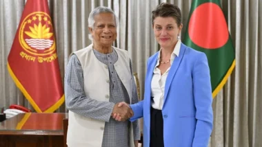 প্রধান উপদেষ্টার সঙ্গে গোয়েন লুইসের বিদায়ী সাক্ষাৎ