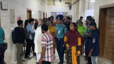 বাসায় ঢুকে বিচারকের ছেলেকে হত্যা, স্ত্রীকেও জখম