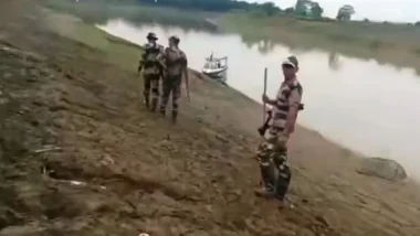 জকিগঞ্জ সীমান্তে বাংলাদেশে ঢুকে বাঁশের খুঁটি উপড়ে ফেললো বিএসএফ