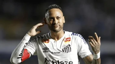 ইনজুরি নিয়েই মাঠে নেইমার, গোল-অ্যাসিস্টে জয় পেল সান্তোস