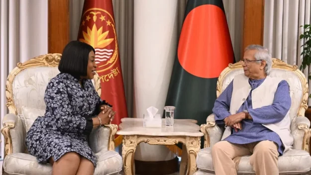 সুষ্ঠু নির্বাচন আয়োজনে কমনওয়েলথের সহায়তা চান প্রধান উপদেষ্টা