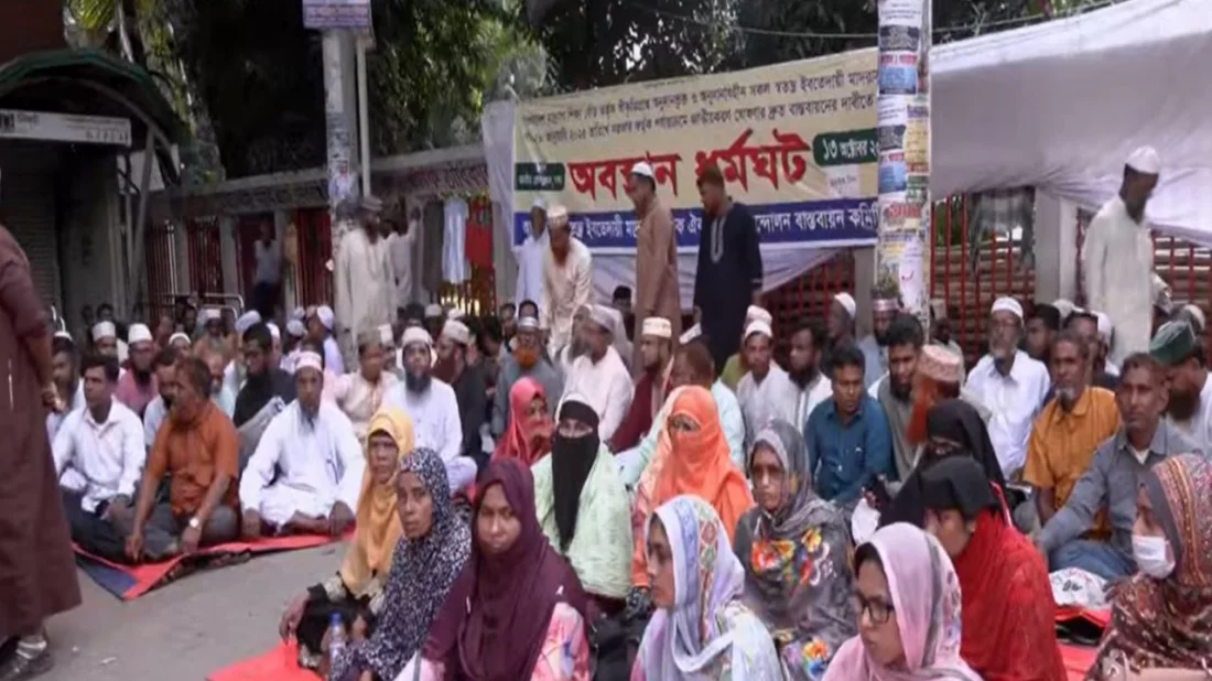 ২২ দিন ধরে অবস্থান কর্মসূচিতে ইবতেদায়ী মাদ্রাসা শিক্ষকরা, আজ বিক্ষোভ
