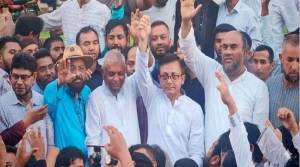 হাতে হাত রাখলেন আরিফ-মুক্তাদির