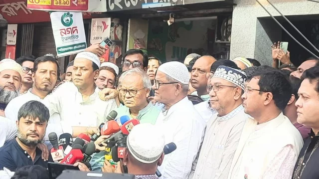 খালেদা জিয়ার শারীরিক অবস্থা ‘অত্যন্ত সংকটময়’: মির্জা ফখরুল