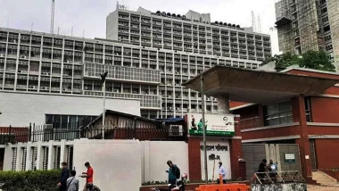 আলোচনা থাকলেও আপাতত উপদেষ্টা রদবদল হচ্ছে না