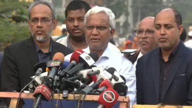 খালেদা জিয়া সুস্থ হয়ে উঠবেন, গুজবে বিভ্রান্ত হবেন না