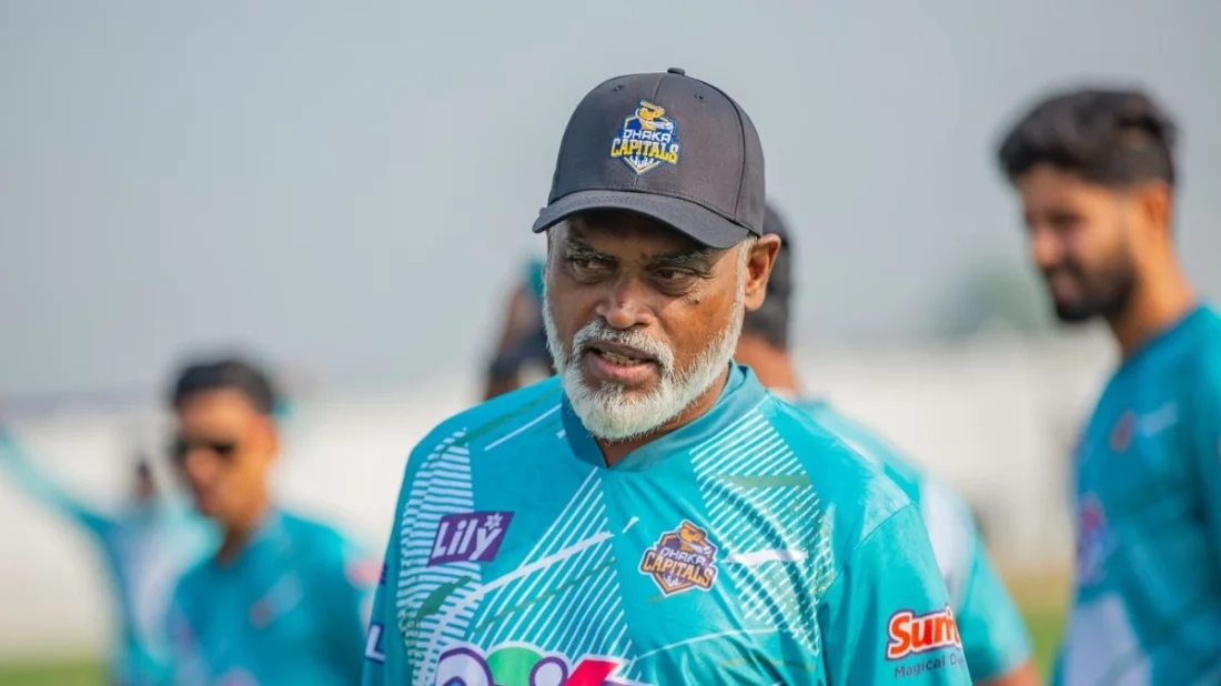 সিলেটের মাঠে লুটিয়ে পড়ে মারা গেলেন ঢাকা ক্যাপিটালসের কোচ জাকি