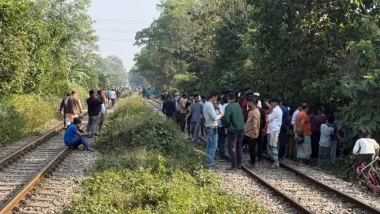 ফেনীতে রেললাইনের পাশে মিললো সেরেস্তাদারের ঝুলন্ত মরদেহ