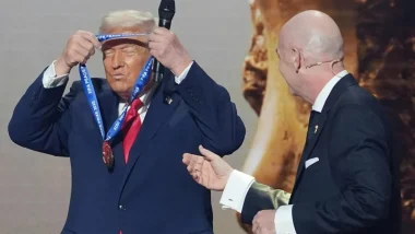 ফিফার শান্তি পুরস্কারে ভূষিত হলেন ট্রাম্প