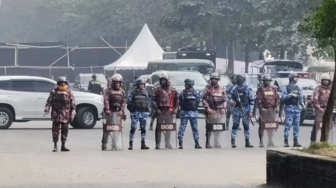 মিরপুর সড়ক ব্যবহার করে মানিক মিয়া অ্যাভিনিউয়ে না যাওয়ার অনুরোধ