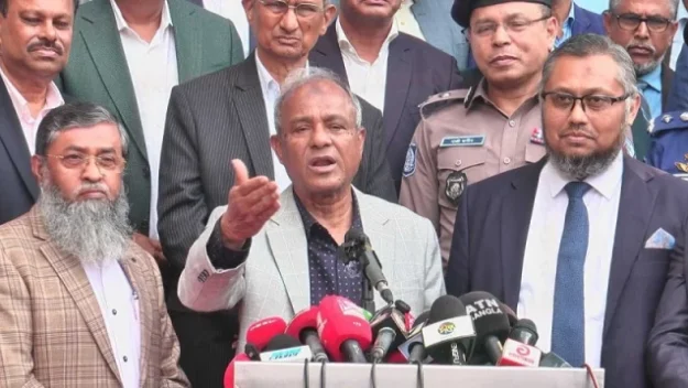 আওয়ামী সন্ত্রাসীদের দেখামাত্র গ্রেপ্তার, না হলে পুলিশের বিরুদ্ধে ব্যবস্থা: স্বরাষ্ট্র উপদেষ্টা