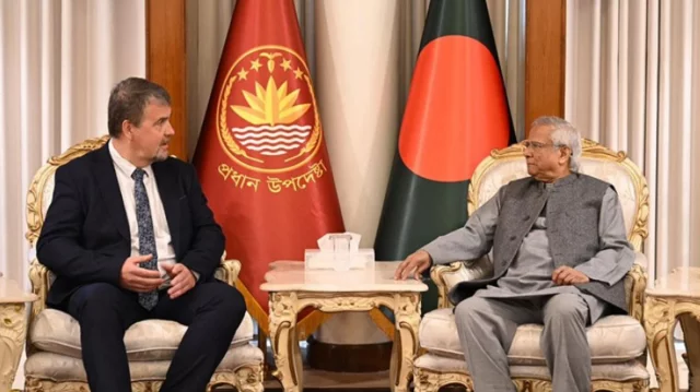 নির্বাচন এবং গণভোট সুচারুভাবে সম্পন্ন হবে: ইইউ পর্যবেক্ষক দলকে প্রধান উপদেষ্টা