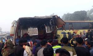 সিলেটে তিন বাসের সং ঘ র্ষ, ঝরল ২ প্রাণ