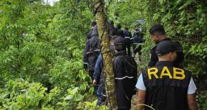 নেপথ্যে কারা ?