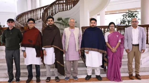 বিএনপির চাপে সিদ্ধান্ত নিচ্ছে ইসি— প্রধান উপদেষ্টাকে এনসিপি
