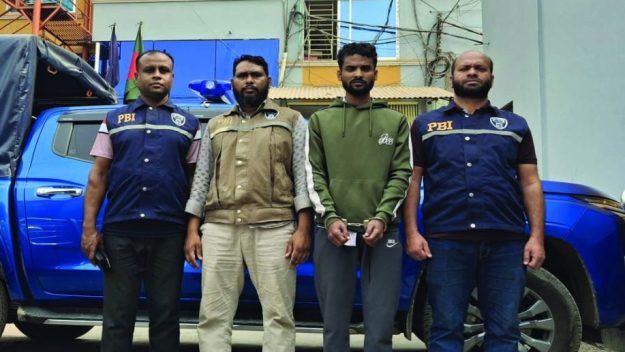 সিলেট-ঢাকা মহাসড়কের ডাকাত বিদেশ পালানোর সময় বিমানবন্দরে গ্রেপ্তার