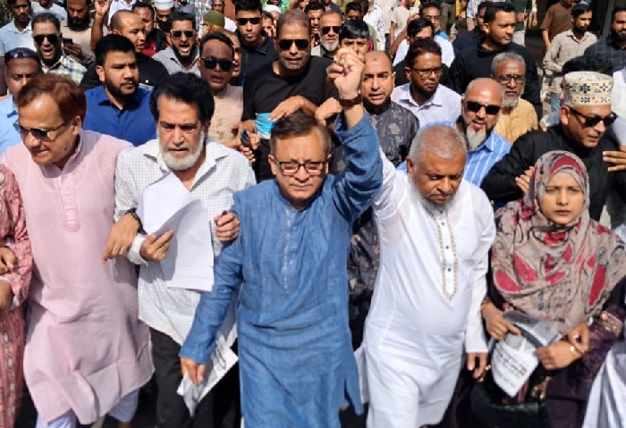 একসাথে প্রচারে আরিফ-মুক্তাদির, বিএনপিতে ঐক্যের বার্তা