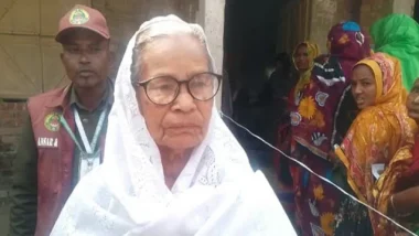 আপনার ভোট দেওয়া হয়ে গেছে’ শুনে কান্নায় ভেঙে পড়লেন নুরজাহান বেগম