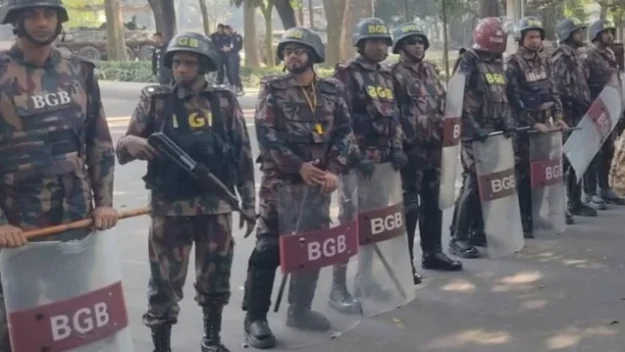 পে-স্কেল বাস্তবায়নের দাবিতে ভুখা মিছিল, প্রধান উপদেষ্টার বাসভবন এলাকায় ১৪৪ ধারা জারি
