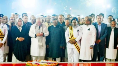 ভাষা শহীদদের প্রতি প্রধান বিচারপতির শ্রদ্ধা নিবেদন