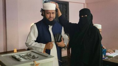 বিয়ানীবাজারে মা’কে সাথে নিয়ে ভোট দিলেন স্বতন্ত্র প্রার্থী ফখরুল