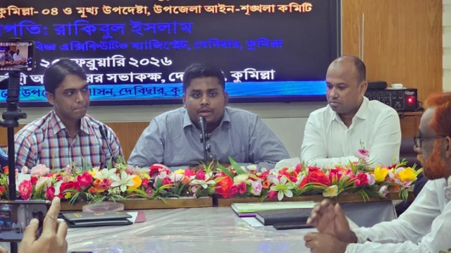 ‘আপনার থানা চালায় হেলাল’— ওসিকে বললেন হাসনাত আবদুল্লাহ