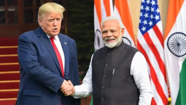 ইরান থেকে নয়, ভেনেজুয়েলার তেল কিনবে ভারত: ডোনাল্ড ট্রাম্প